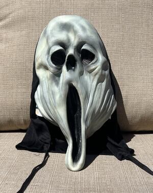 VINTAGE 1995 Halloween SCREAM face Ghoul Mask Paper Magic Group Hooded Classic